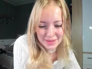 e___lisa from Chaturbate