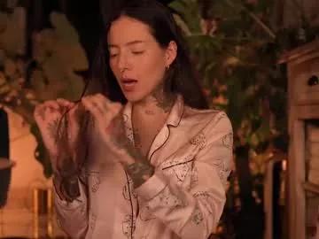 effylowell_ from Chaturbate
