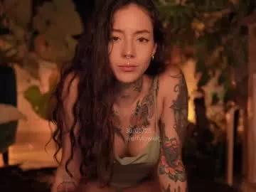 effylowell_ from Chaturbate