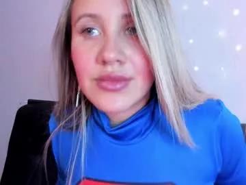 eleecttraa_12 from Chaturbate