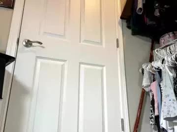 elenore_hoesevelt from Chaturbate