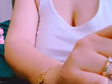 ella_diamonds from Chaturbate
