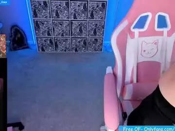 ella_foxx from Chaturbate