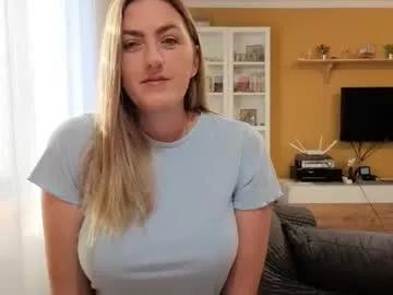 ella_max_live from Chaturbate