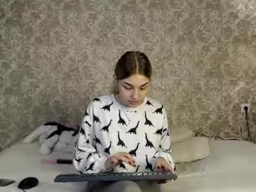 ellamilla from Chaturbate