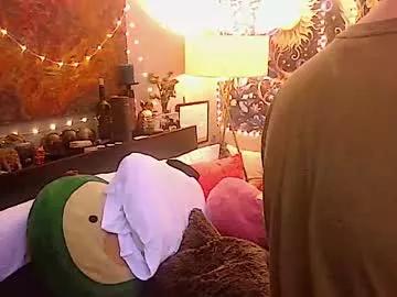 elleekaypetite from Chaturbate