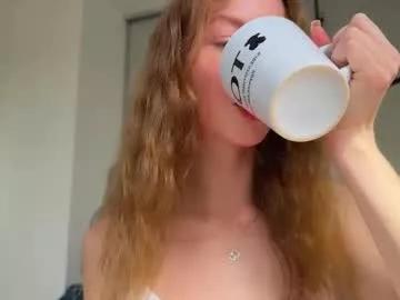 elli_harmon from Chaturbate