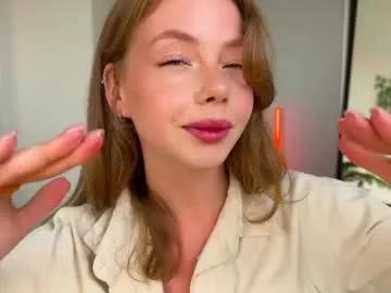 elli_harmon from Chaturbate