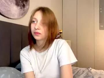 ellie_hollow from Chaturbate