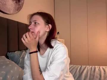 ellie_hollow from Chaturbate