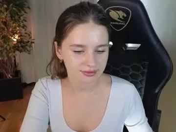 elliephant_ from Chaturbate