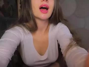 elliephant_ from Chaturbate