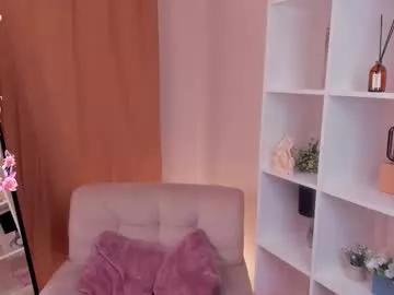 elviemongue on Chaturbate