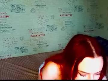 Emi_less webcams show profile image 
