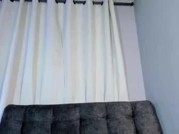 emma__hills_ from Chaturbate