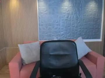 emmaa_robertts from Chaturbate