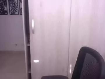 emmarobertts_ from Chaturbate