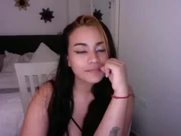 emmarobertts_ from Chaturbate