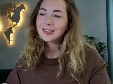 emmi_rosee from Chaturbate