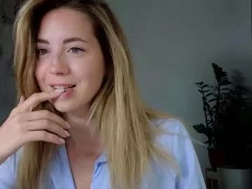 emmi_rosee from Chaturbate