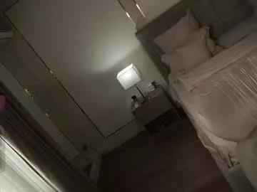 eseniyalove from Chaturbate