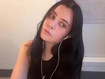 essenalaurent from Chaturbate