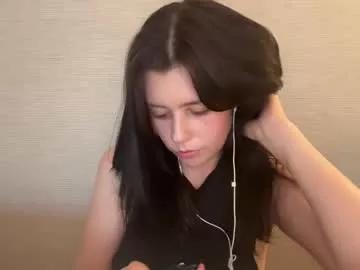 essenalaurent from Chaturbate