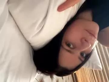 essenalaurent from Chaturbate