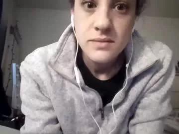 essentialexibaby from Chaturbate
