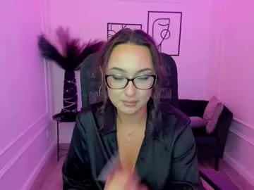 Evasarazardje webcams show profile image 