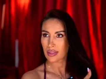 evelyn_evyy from Chaturbate