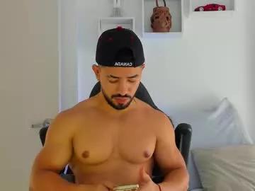 ezzio_scolaro from Chaturbate
