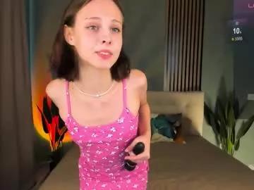 fixielu from Chaturbate