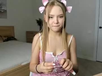 flooora_0 from Chaturbate