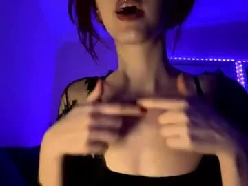 g0ddessluna1800 from Chaturbate