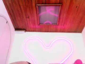 gennesis_love from Chaturbate
