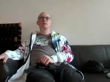 gingerbreaddan from Chaturbate