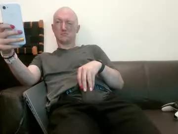 gingerbreaddan from Chaturbate