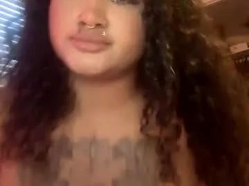 goddessellie17 from Chaturbate