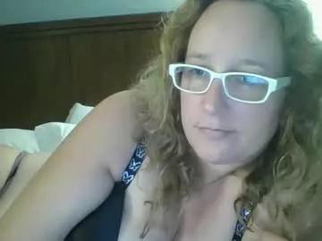 goddessmilfcrysyal from Chaturbate