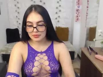 hannadaves_ from Chaturbate
