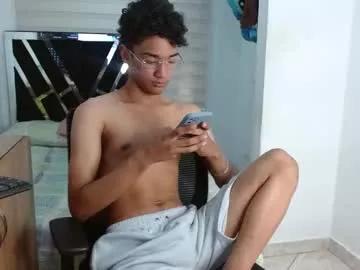 harrytwink18 from Chaturbate
