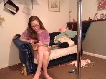 hellomisskitty420 from Chaturbate