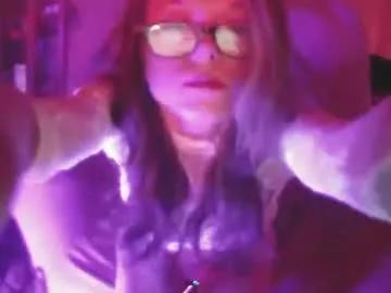 hellomisskitty420 from Chaturbate