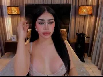 hennessygoddess69 from Chaturbate