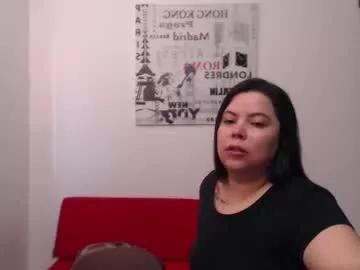 hidden_tinna from Chaturbate