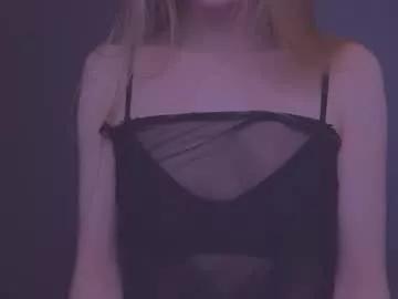 hihi_im_chloe from Chaturbate
