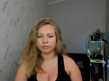 holly_bb95 from Chaturbate