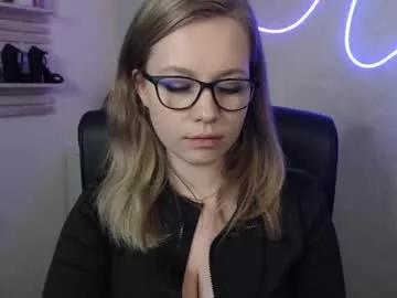 holly_bb95 from Chaturbate