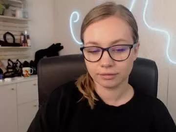 holly_bb95 from Chaturbate